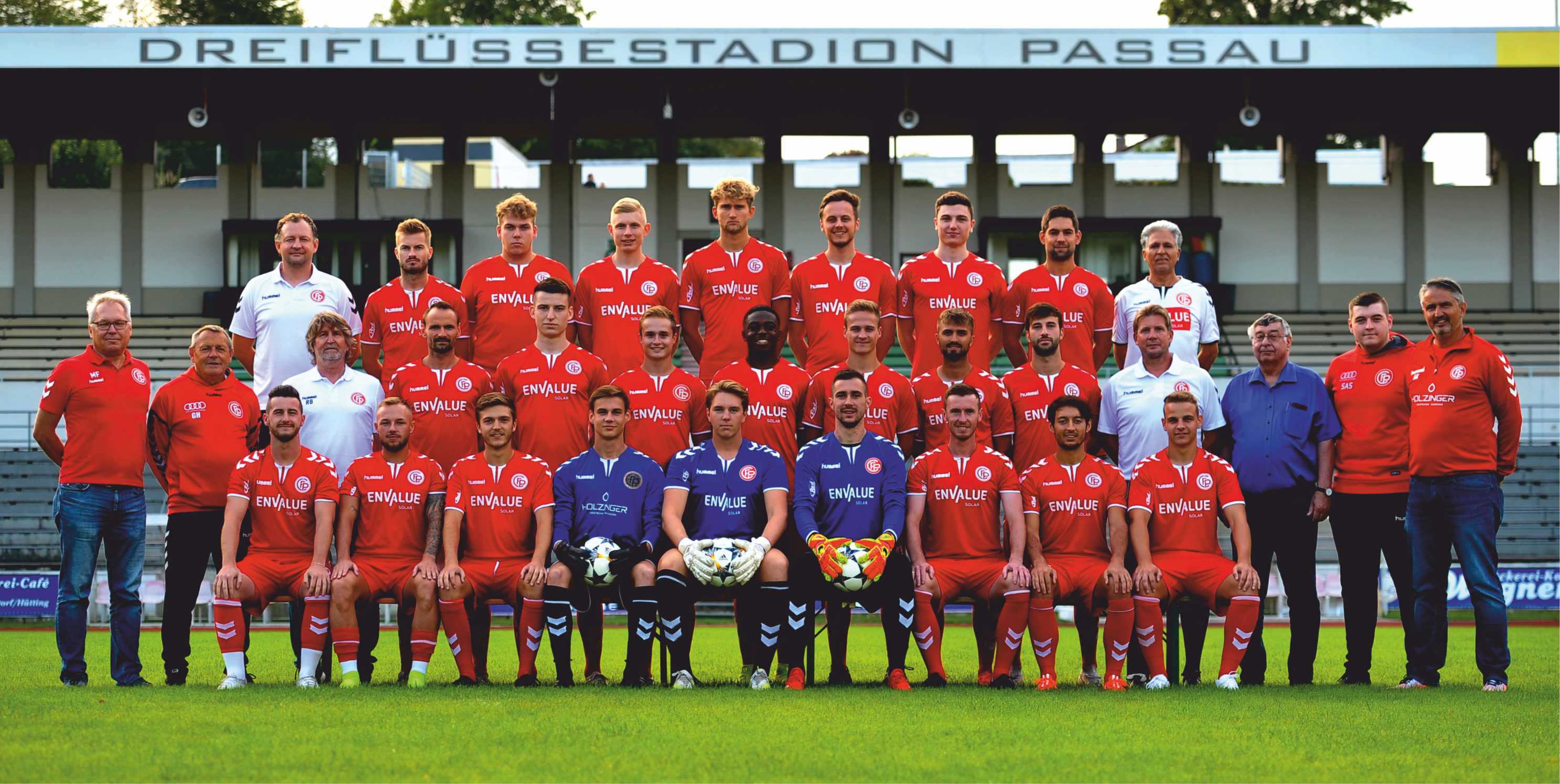 //fcpassau.de/wp-content/uploads/2020/09/H1-Mannschaft-14.09.2020-4.jpg