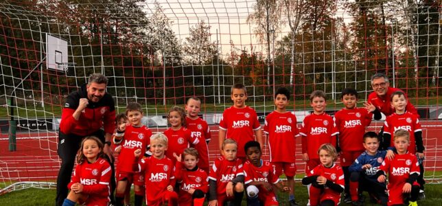 MSR-Group spendet Trikots für die U7